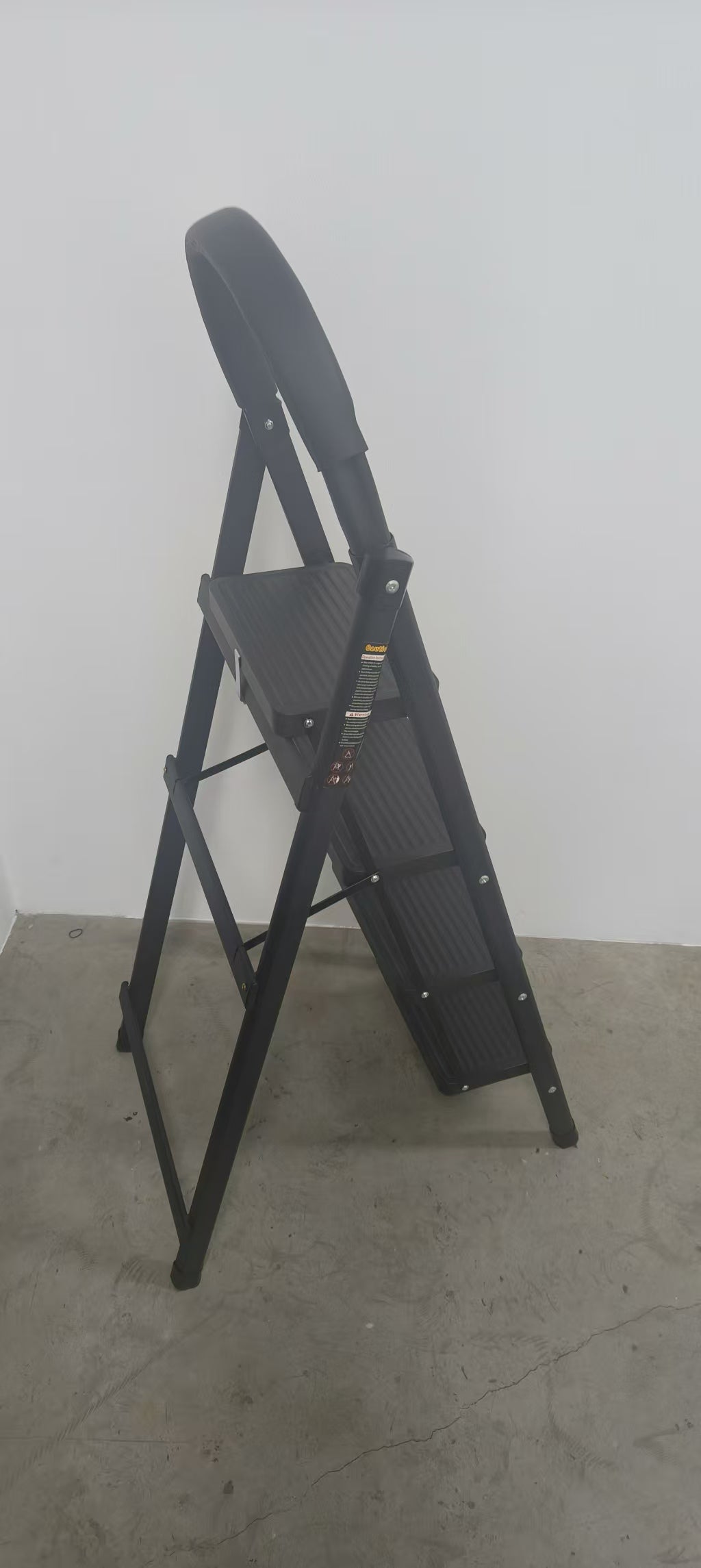 4 Step Foldable Carbon Steel Ladder With Handle No Tools Holder